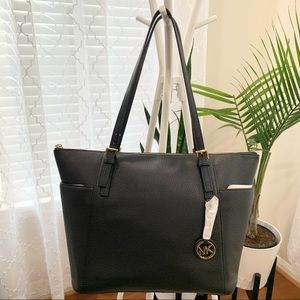 MICHAEL KORS Jet Set Large EW Top-Zip Tote (Black, Gold)